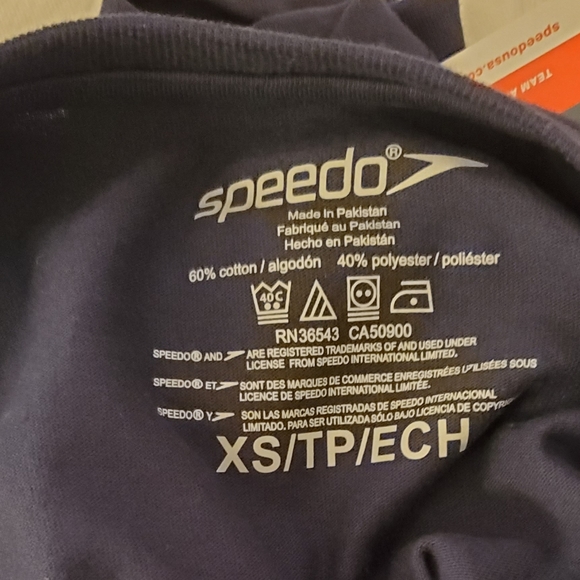 💜 Crop top Speedo. New with tags Size XS - Picture 3 of 6